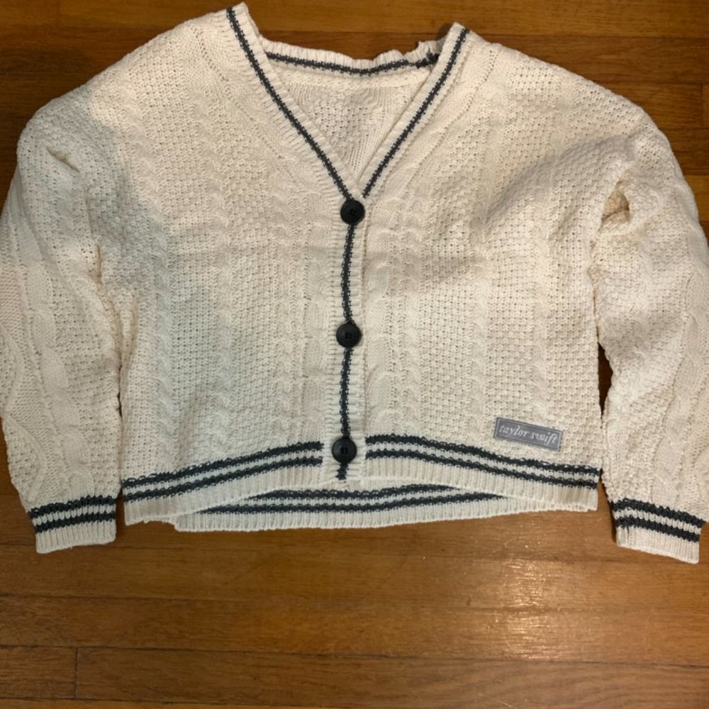 REAL BRAND NEW TAYLOR SWIFT FOLKLORE CARDIGAN *DISCONTINUED*